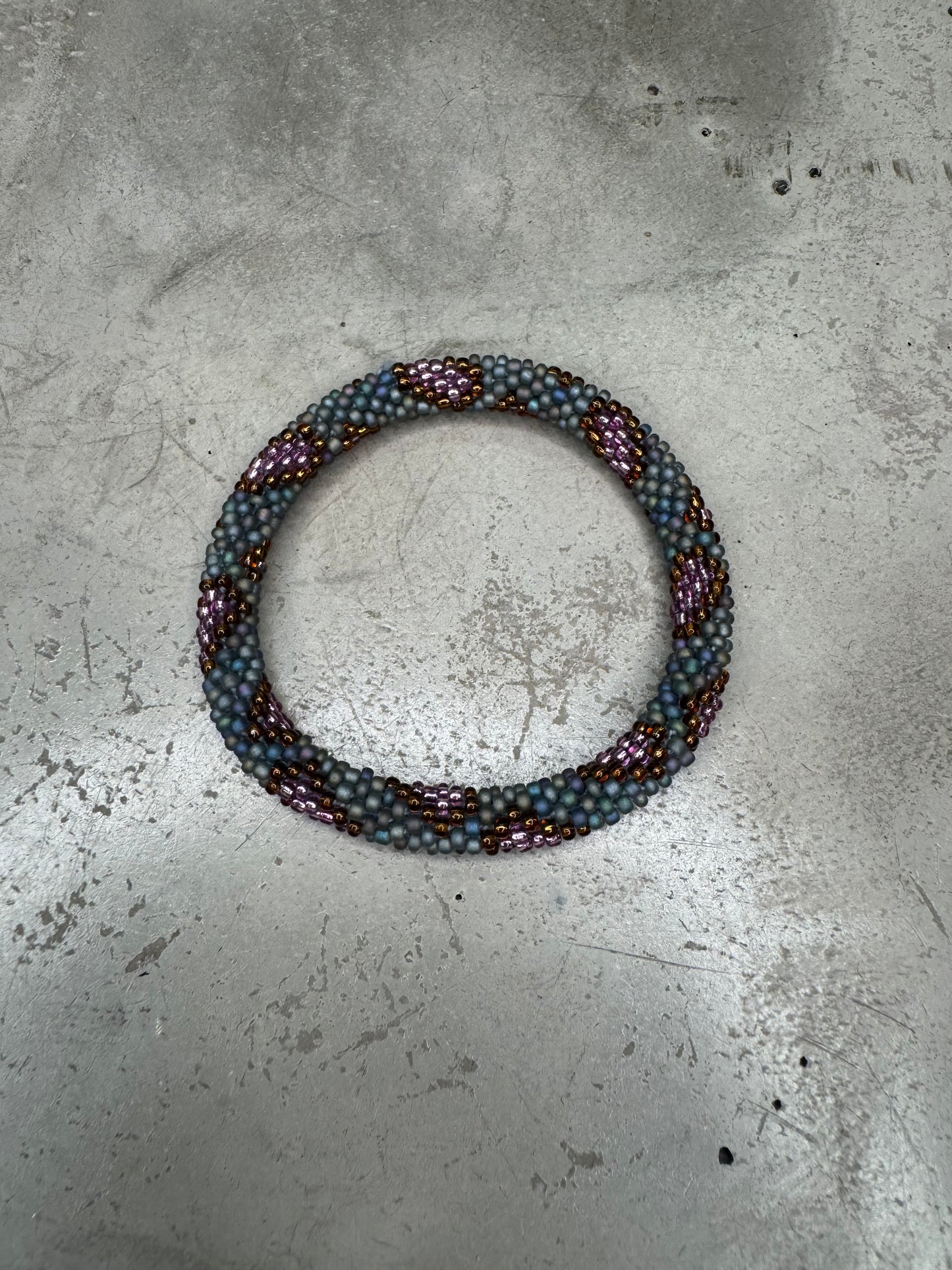 LEO GREY/ROSE BRACELET